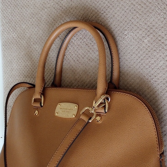 MICHAEL KORS- SAFFIANO LEATHER DOME CROSSBODY BAG - Picture 8 of 10